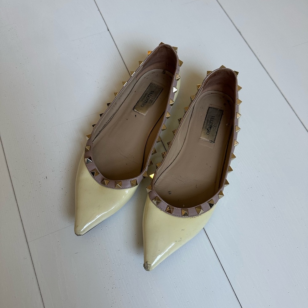 Valentino Flats - Picture 5 of 7